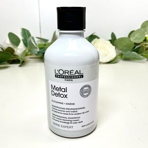 L'Oreal Metal Detox Professional Shampoo - White and Black